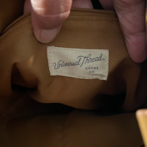 Universal Thread Purse - Picture 10 of 12